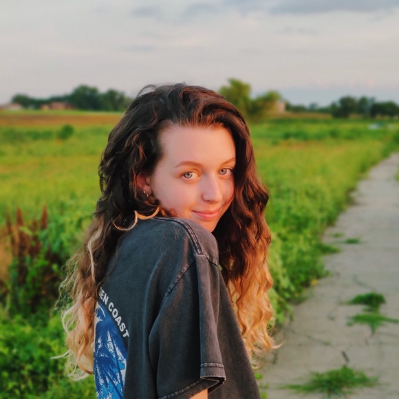 Meet your Posher, Phoebe - Picture 2 of 2